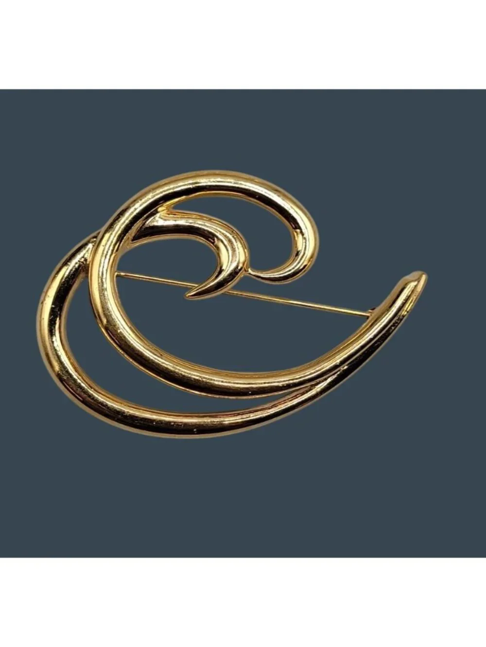 Trifari Brooch 1980s Curved Swirl Pin Large Smooth Gold Tone Metal Vintage